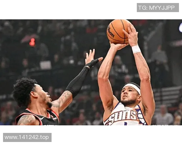 战术拆解：布克为何能掌控比赛节奏？